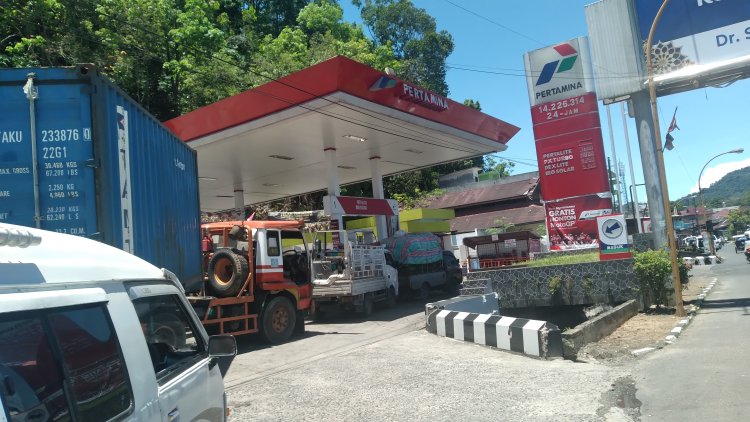 Walau Sudah Dilarang, Pembelian BBM Pakai Jerigen justru Meningkat di SPBU Sibolga