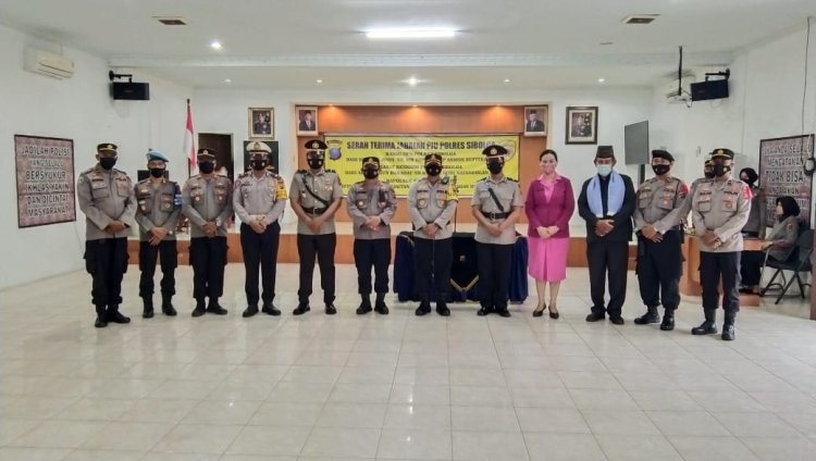 Sertijab Kapolsek Sibolga Sambas, kapolsek lama Iptu Royamber Panjaitan,SE jadi kasat Binmas Polres Sergei, kapolsek Baru Dijabat Ipda Bagas Dwi Akbar,S.Tr.K