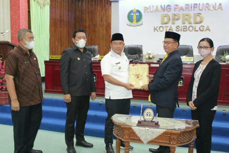 DPRD Sampaikan Rekomendasi atas LKPj Wali Kota Sibolga Tahun 2021