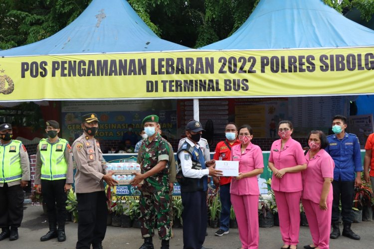 Kapolres dan Bhayangkari Cabang Sibolga  kunjungi Pos Yan, Pos Terpadu dan Pos Pam Ops Ketupat Toba 2022