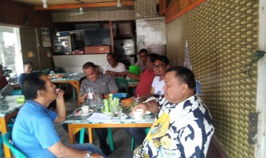 Syarfi Datangi Warkop dan Kagetkan Warga