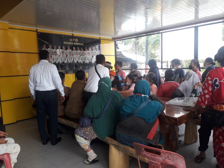 Tak Dapat Lapak, Pedagang Pasar Nauli Sibolga Datangi Kantor Polres Sibolga 