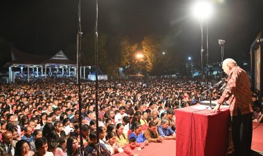 KKR Pdt Stephen Tong, Warga Sibolga Tapteng Penuhi Lapangan Simare Mare : Bertobatlah! Dan Hidup Suci