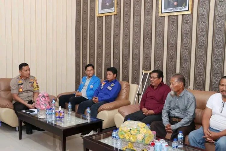 KNPI Tapteng Silaturahmi Dengan Kapolres : "Mari Bersinergi Untuk menjaga Kekondusifan Jelang Pemilu"