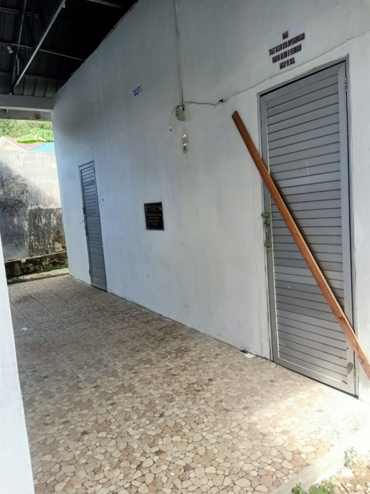 Diduga Bermasalah, 1 Tahun Proyek Pembangunan Toilet SMK Negeri 2 Sibolga Belum Bisa Difungsikan