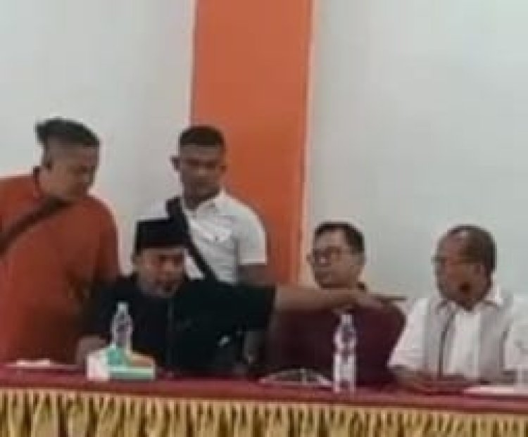 Pj Bupati Tapteng Pimpin Rapat di Kantor Dinkes, Ketua DPRD Tiba-tiba "Nyelonong" Masuk Sambil Bentak-bentak