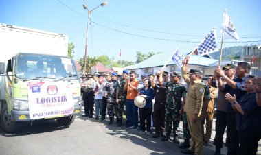 Bupati Tapteng Sugeng.R, Lepas Pendistribusian Logistik Pemilu