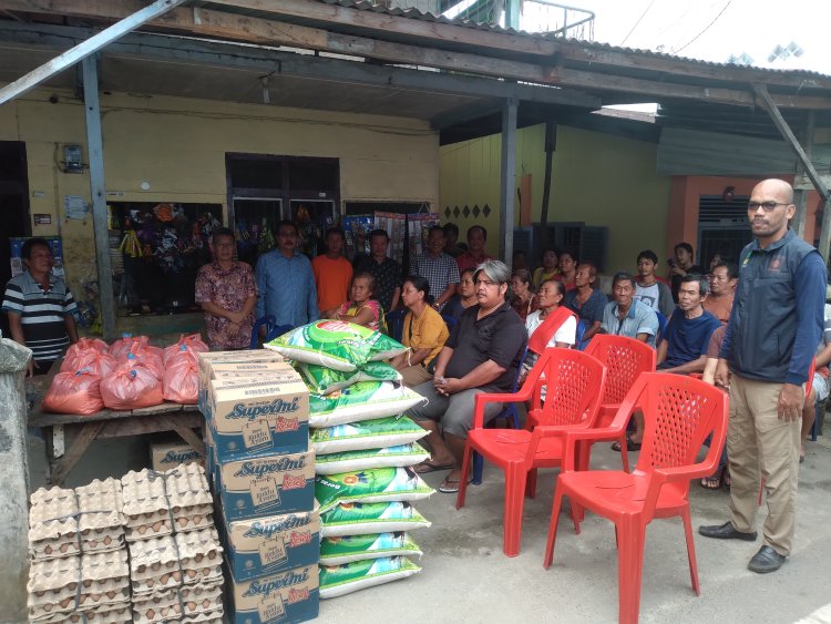 PSMTI & HTT Beri Bantuan Pada Korban Kebakaran Di Santeong, "Sabar & Tabah!"