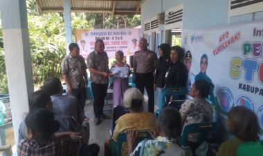 Pemdes Bair Salurkan BLT Pada Warganya