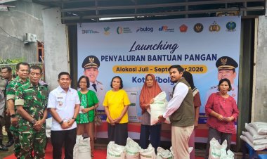 Wali Kota Sibolga Launching Penyaluran Bantuan Pangan Bersama Perum Bulog